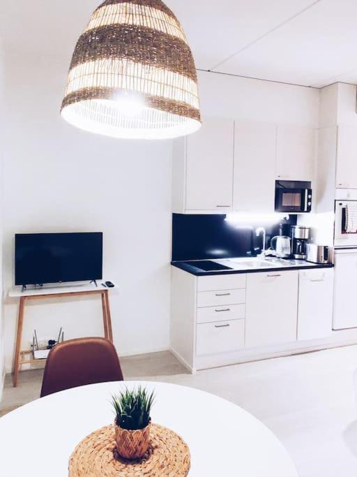 New Studio Cherry Near Helsinki Airport In Kivistoe ヴァンター エクステリア 写真